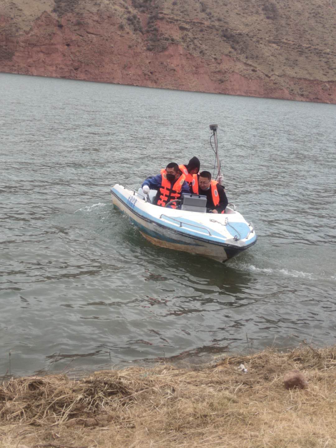 我区开展汛前水下地形测量345公里河床完成“CT”扫描(图1)